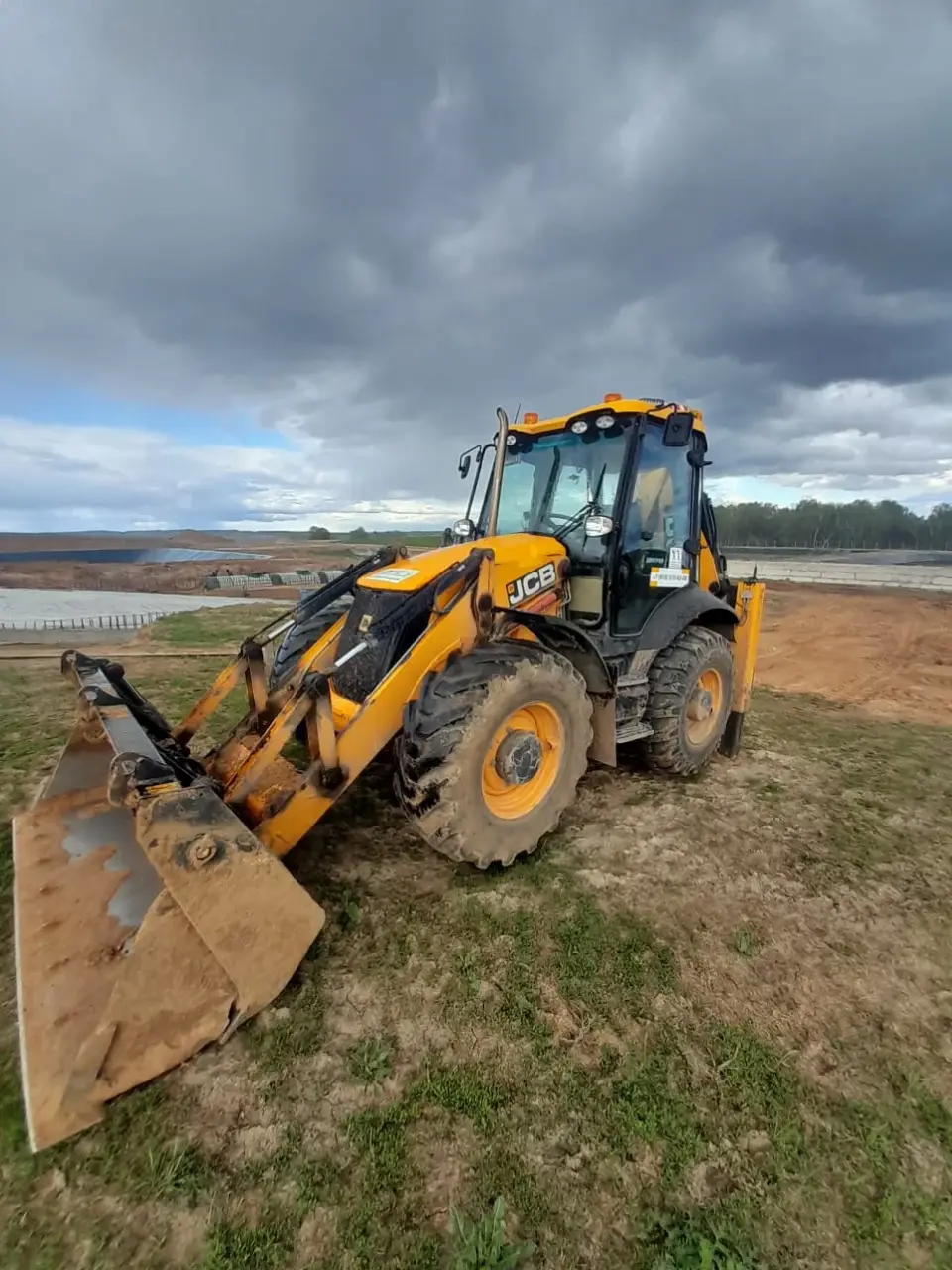 Экскаватор погрузчик JCB 3CX
